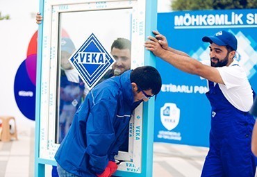 Жители Гянджи тестировали окна VEKA на акции "Силовой прием"